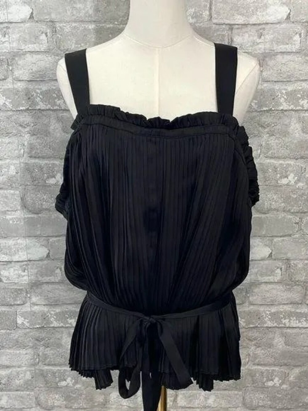 RYEGRASS Black Pleated Sleeveless Bodice Top